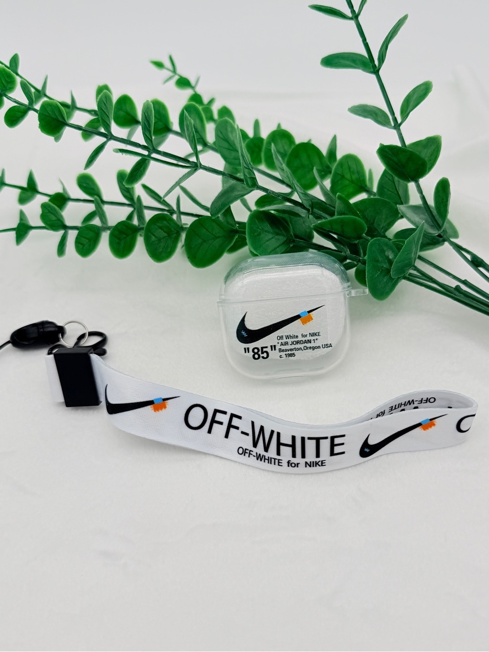 Off-White x Nike AirPods 4 Case with Lanyard - Clear